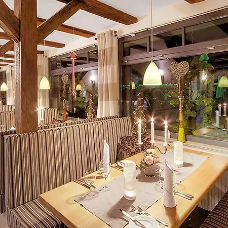 Hotel Romantik Ahrenberg 3*