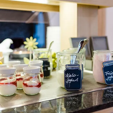 Romantik Ahrenberg Hotel 3*